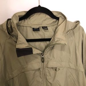 Oakley Men's Large Light Green Windbreaker